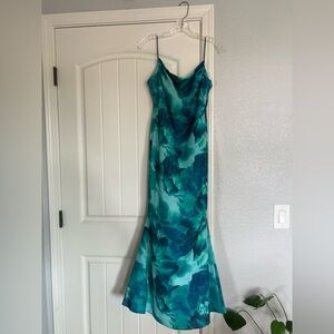 Elegant Green Maxi Dress